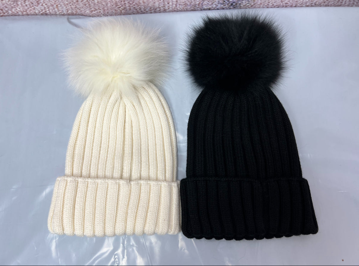 Moncler woman Pom wool hat