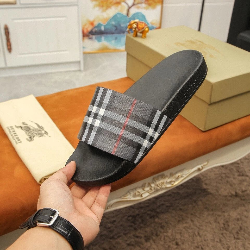 Burberry flippers black- beige