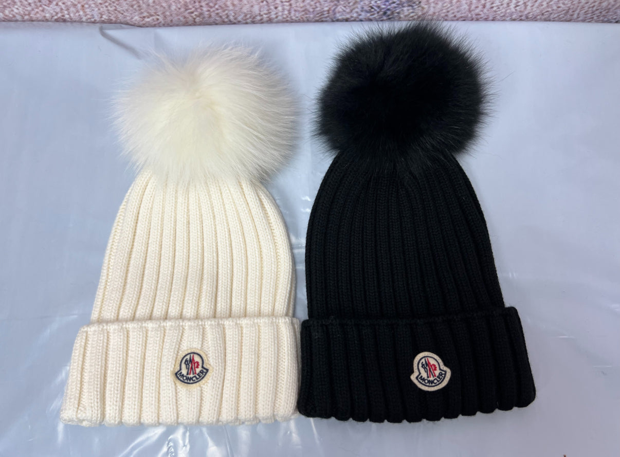 Moncler woman Pom wool hat