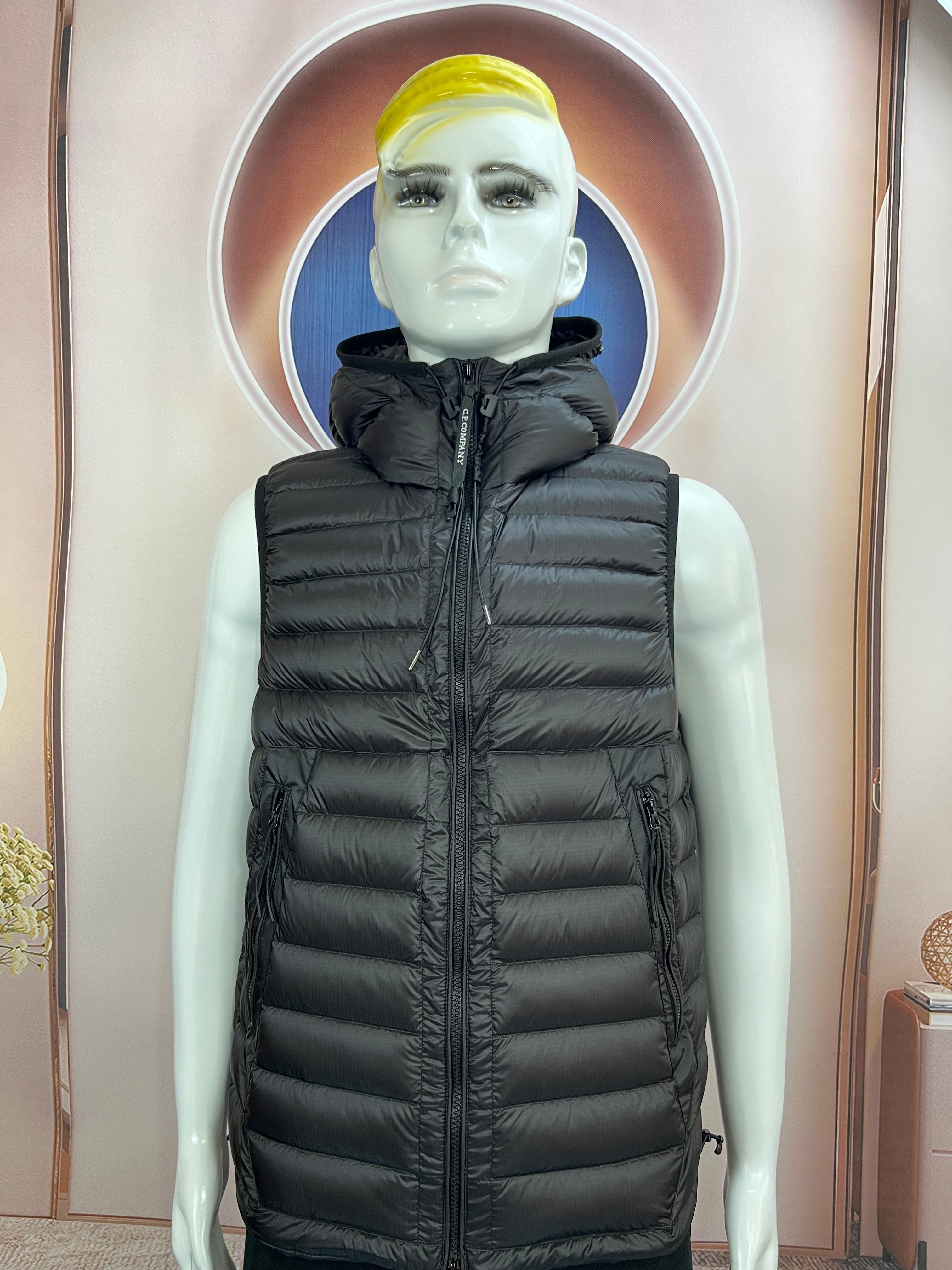 CP ComPany Google hooded gilet