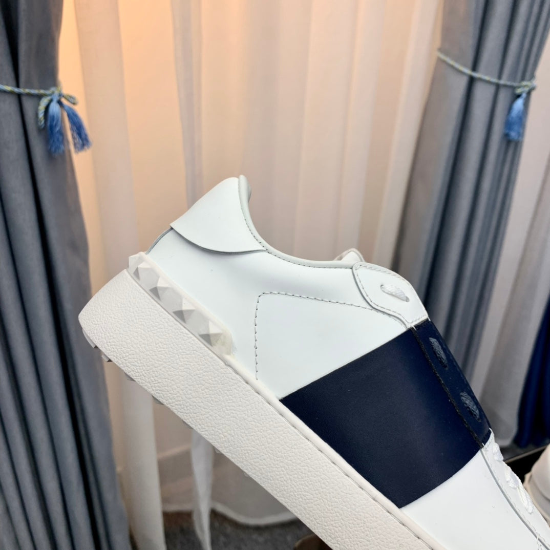 Valentino opens Shoes White and black