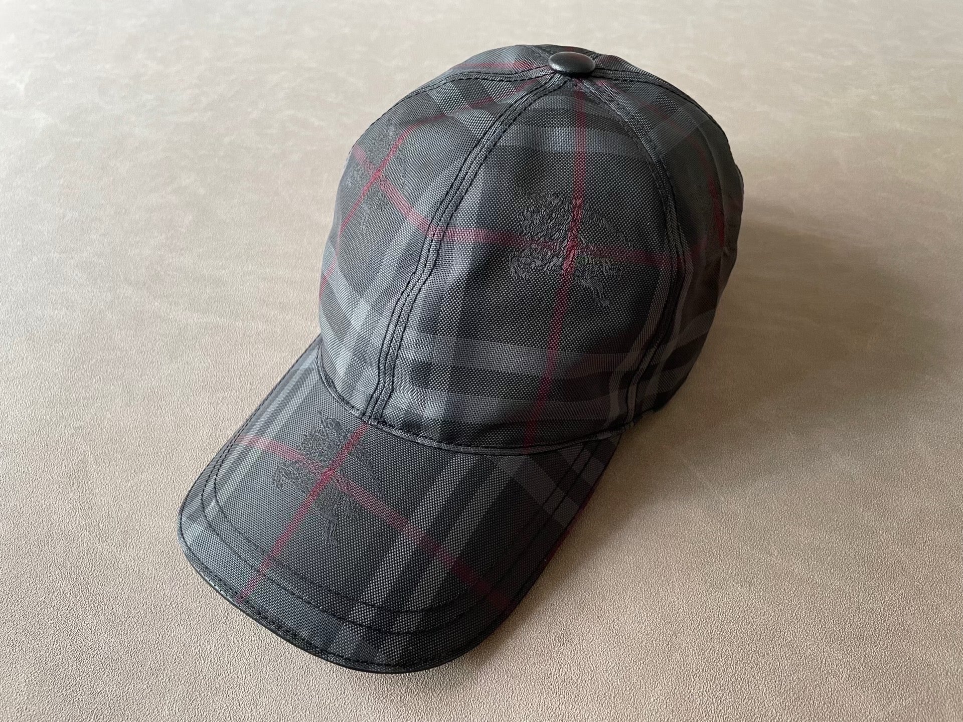 Burberry black hat